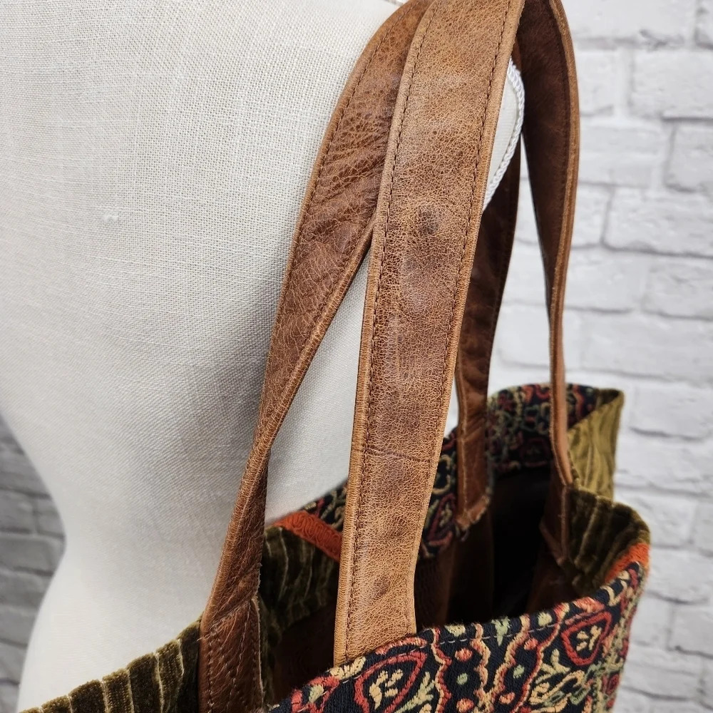 Handmade Tapestry Grandma Core Shoulder Tote Bag - Picture 7 of 15